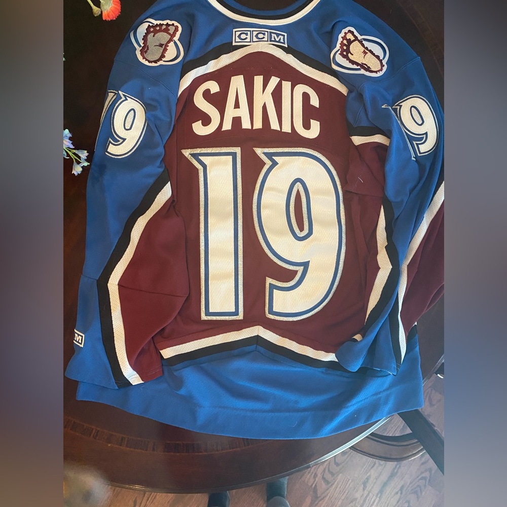 Colorado Avalanche Sakic Jersey adult L